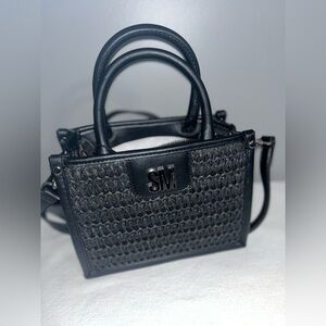 BRAND NEW STEVE MADDEN BLACK 
CROSSBODY BAG